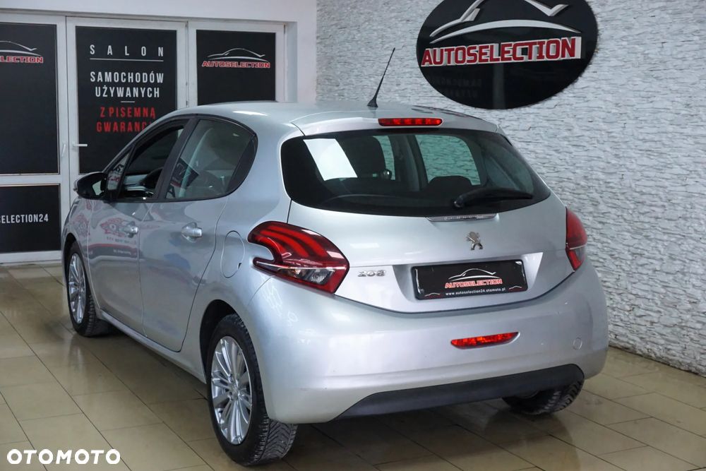 Peugeot 208 - 10