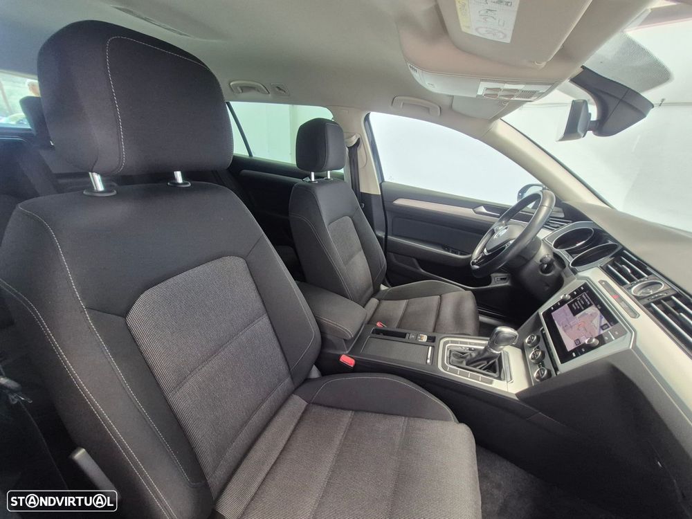 VW Passat Variant 2.0 TDI Confortline DSG - 22