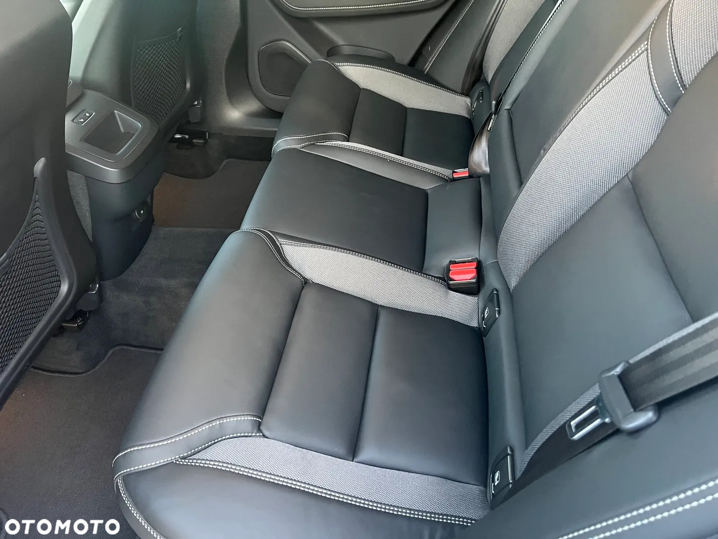 Volvo XC 60 B4 B Plus Dark - 39