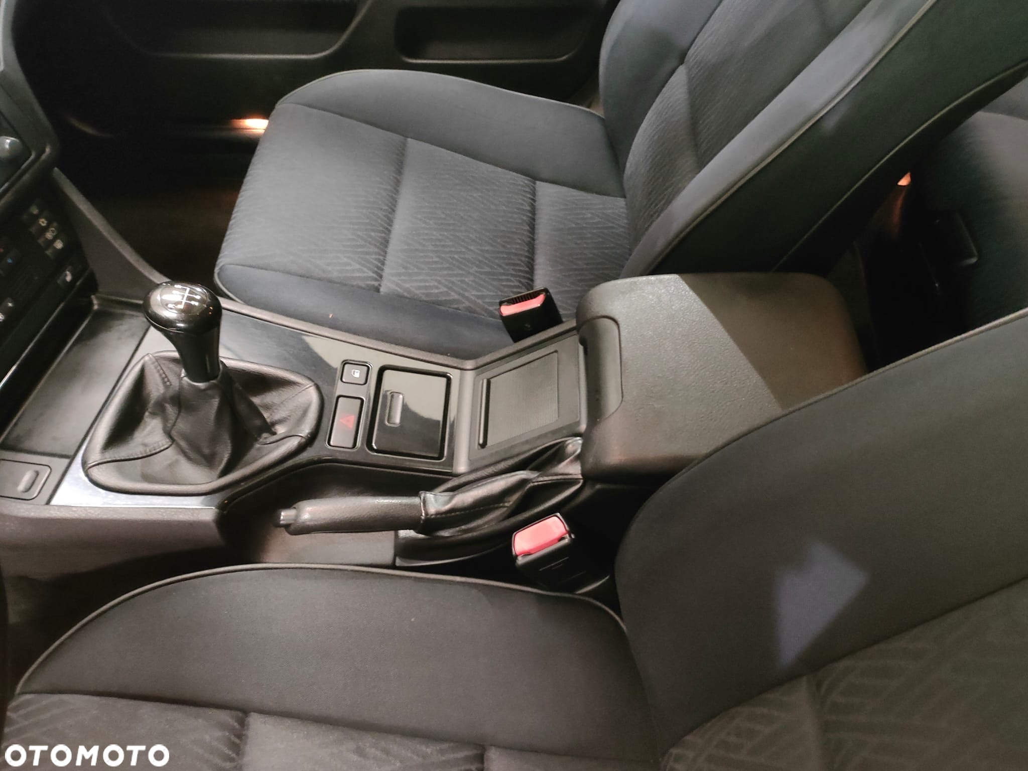 BMW Seria 5 525i - 37