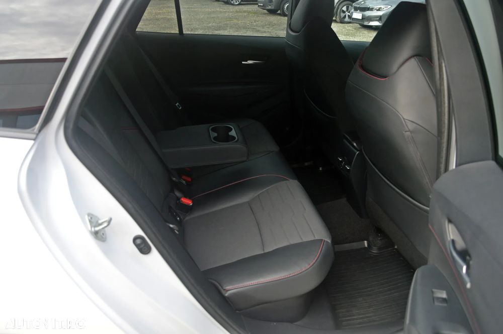 Toyota Corolla 1.8 HSD Exclusive GR Sport - 6