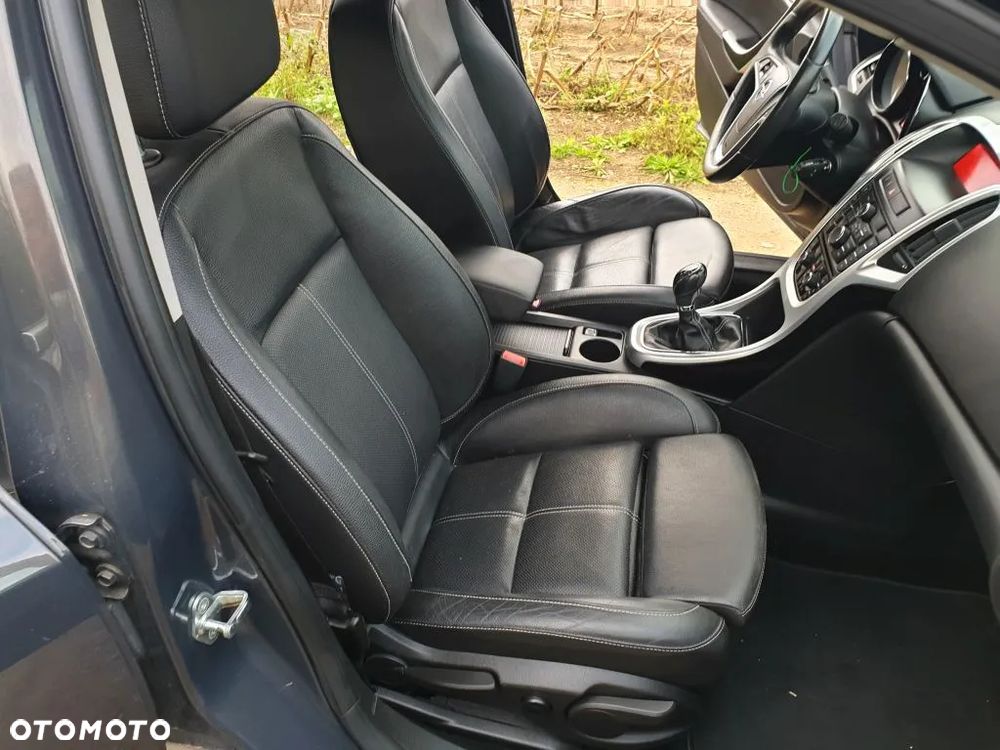 Opel Astra IV 1.4 T Cosmo - 18