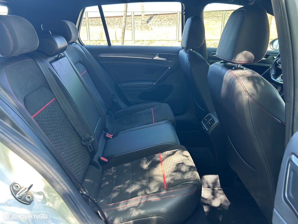 VW Golf 2.0 TSI GTI DSG Performance - 17