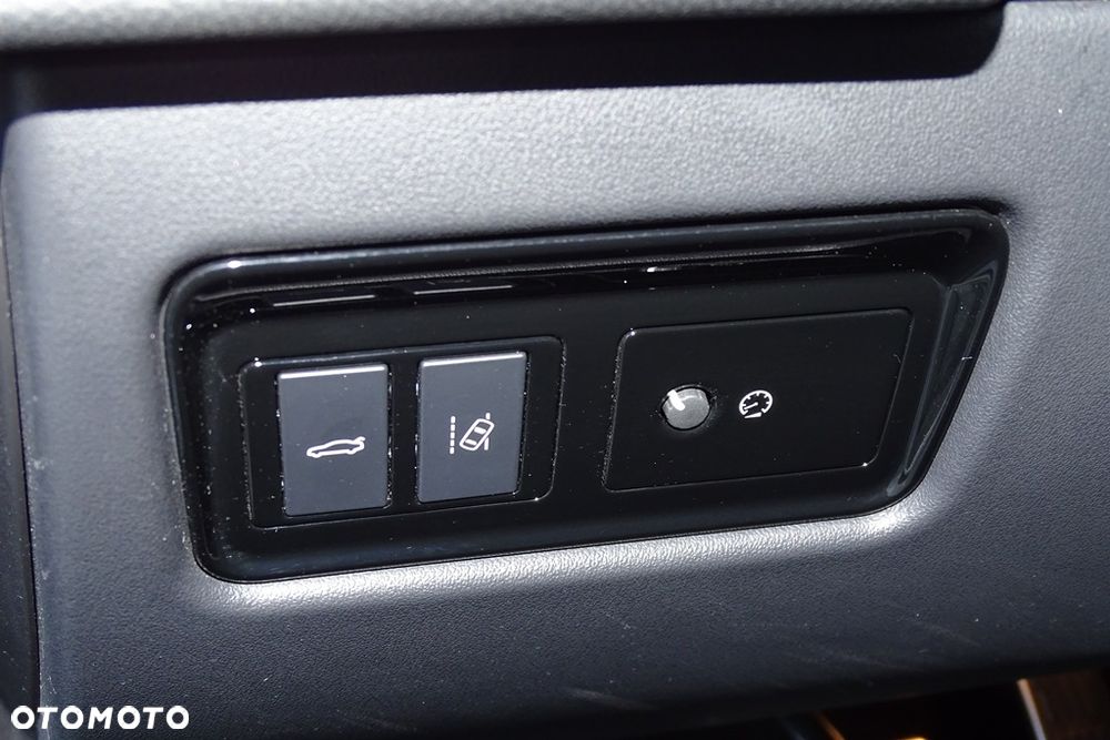 Jaguar XF 20d Prestige - 16