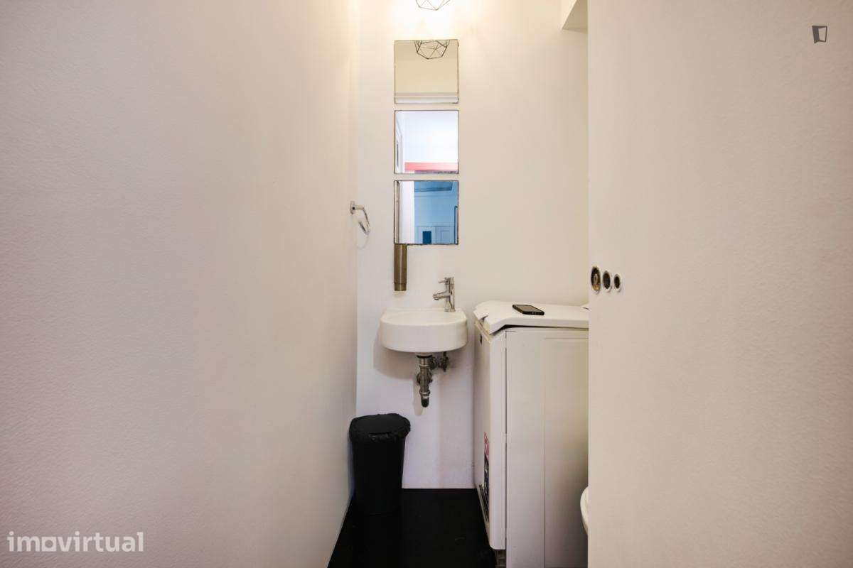 Quarto - localizado em Santos Lisbon - Grande imagem: 3/40