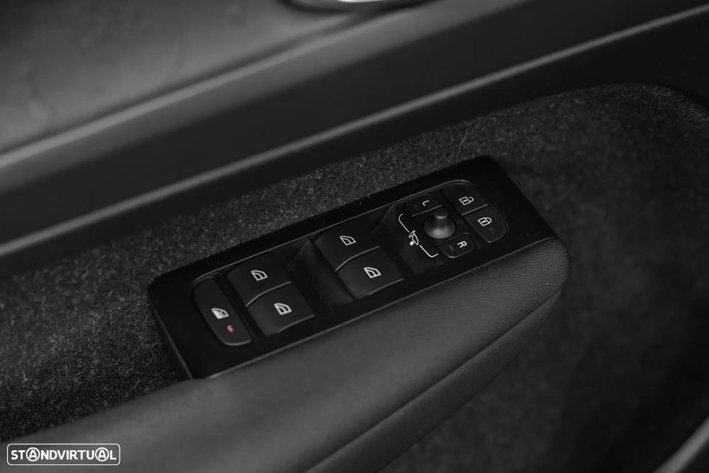 Volvo XC 40 1.5 T4 PHEV Inscription Expression - 25