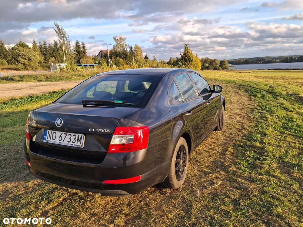 Skoda Octavia 2015 photo 2