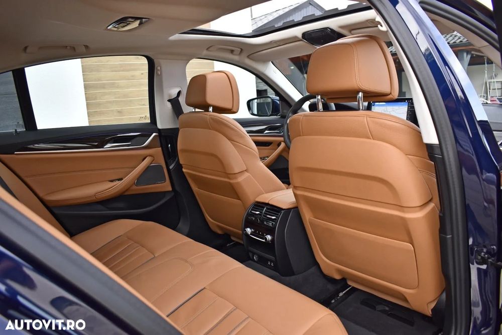 BMW Seria 5 520d Aut. Luxury Line - 7
