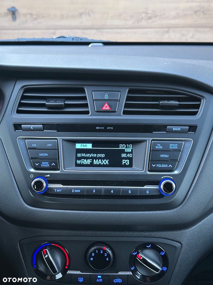 Hyundai i20 1.2 Elegant - 29