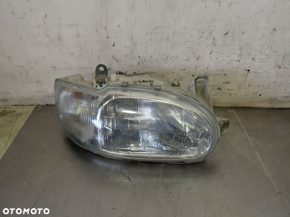 LAMPA PRAWA PRZEDNIA FORD ESCORT VI - 1