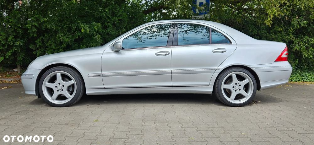Mercedes-Benz Klasa C 230 7G-TRONIC Avantgarde - 23
