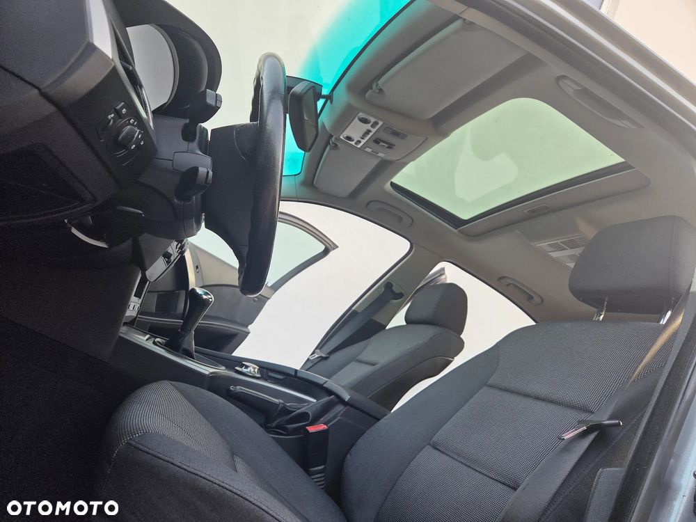 BMW Seria 5 520i - 25