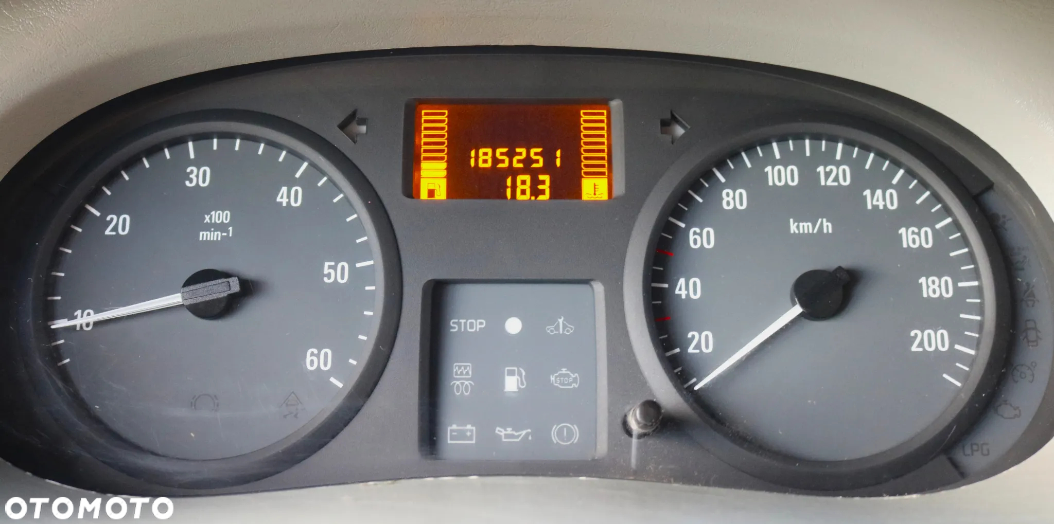 Opel Vivaro - 13