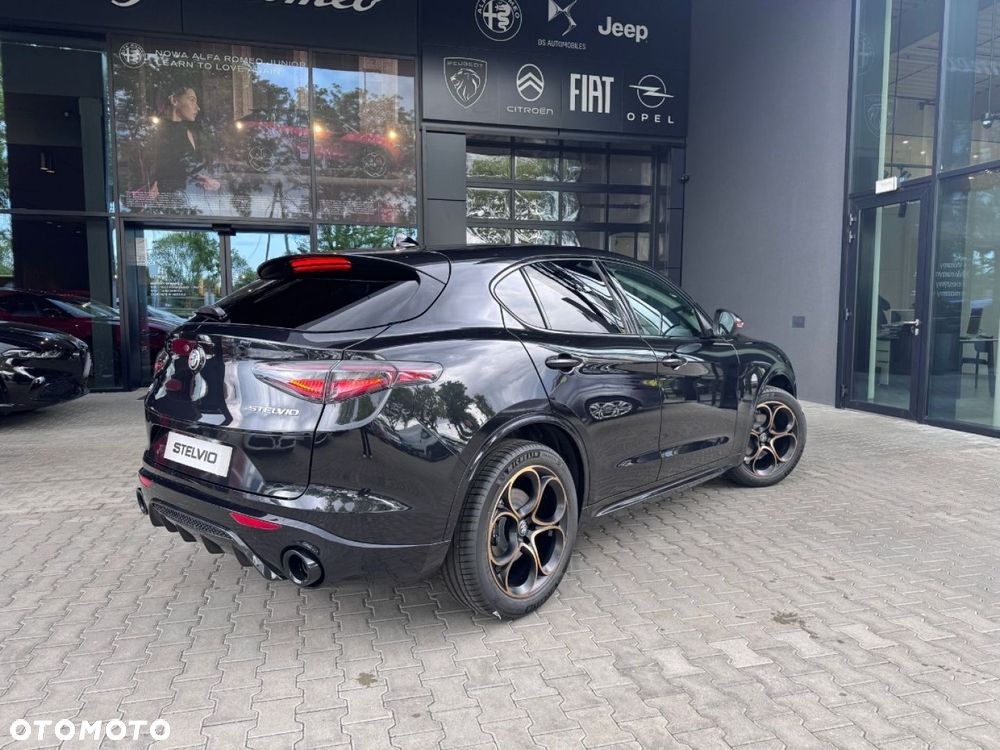 Alfa Romeo Stelvio - 7