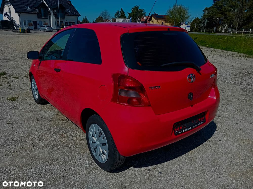 Toyota Yaris 1.3 VVT-i Sol - 2