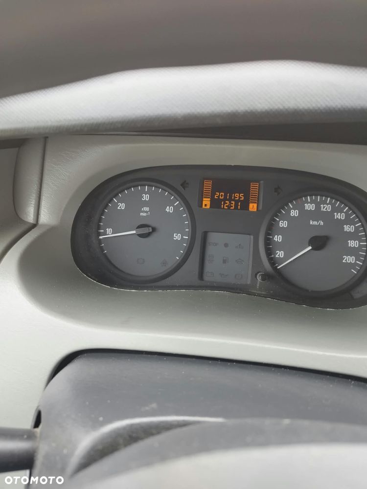 Opel Vivaro 2009 photo 2