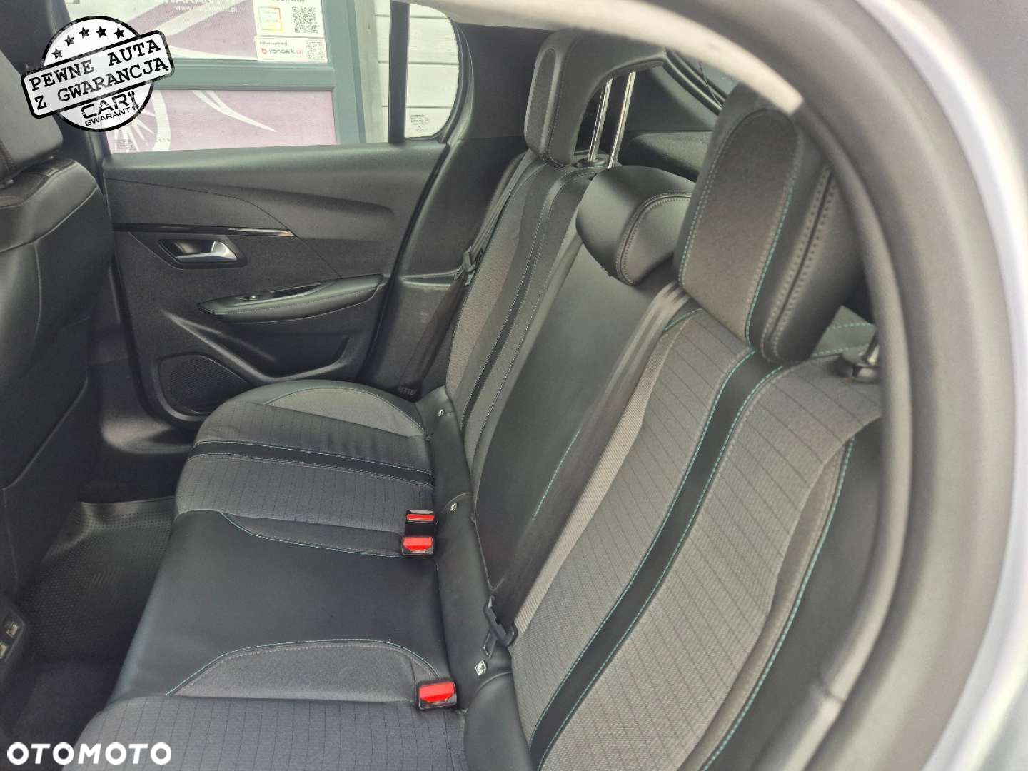 Peugeot 208 - 14