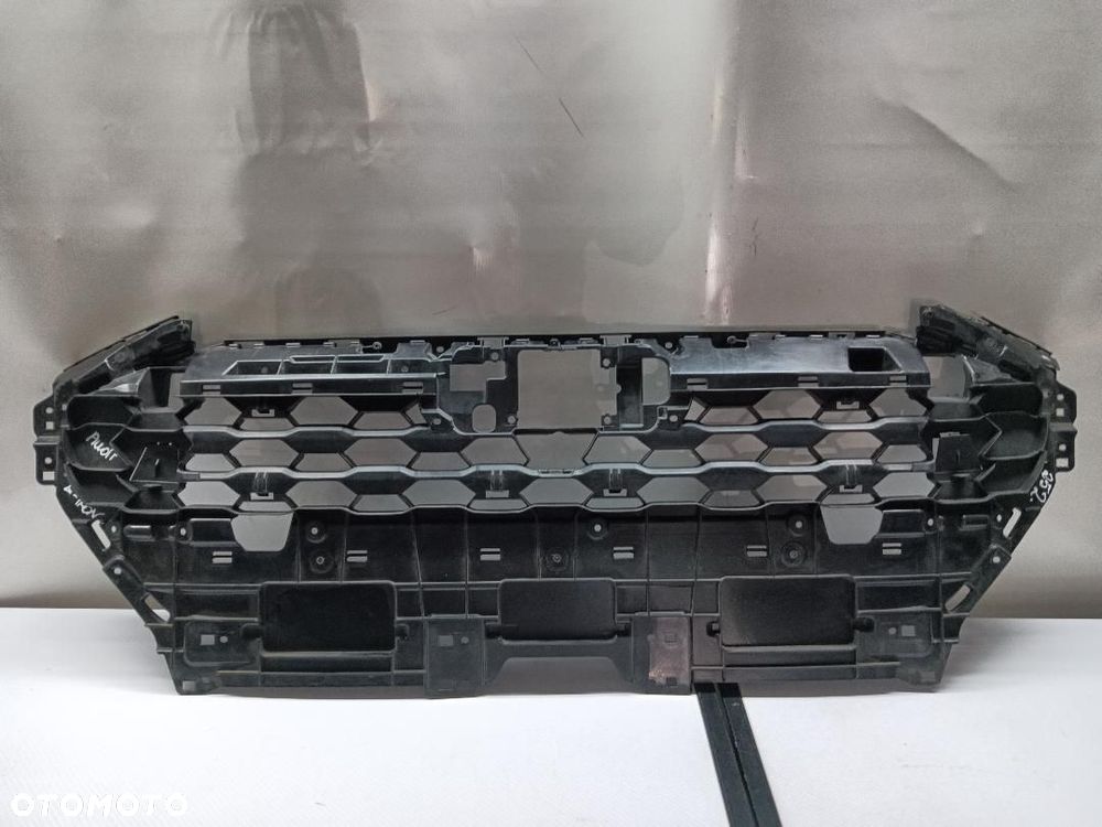 WZMOCNIENIE GRILLA ATRAPA AUDI E-TRON 4KE807233 - 1