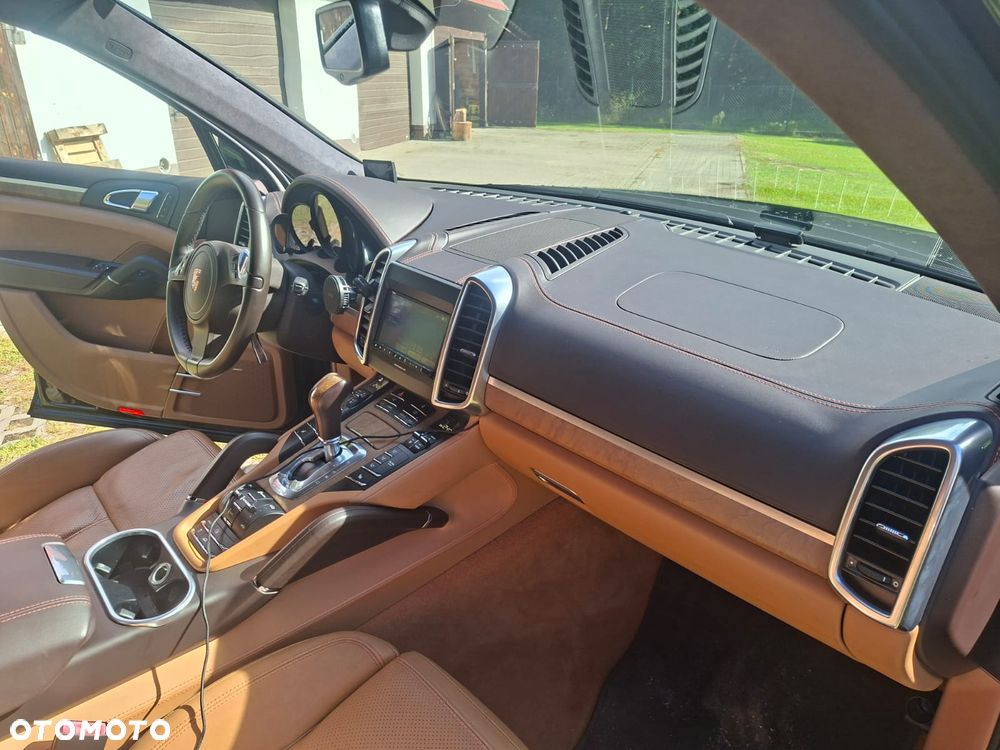 Porsche Cayenne - 10