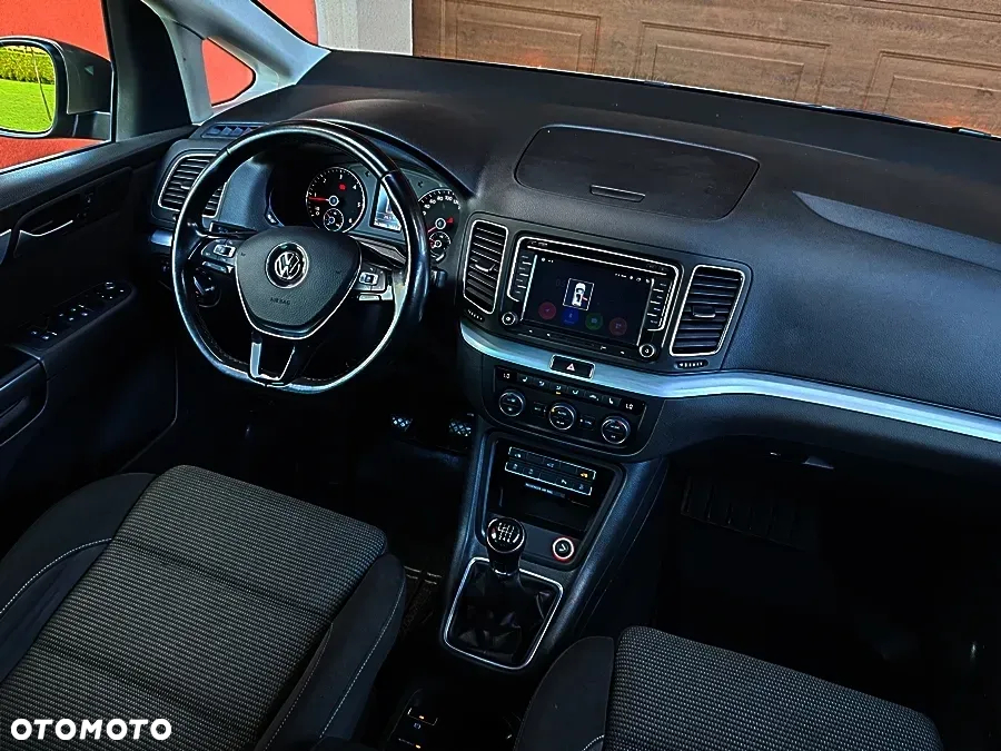 Volkswagen Sharan 2.0 TDI (BlueMotion Technology) Trendline - 23