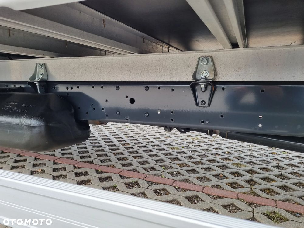 Iveco Daily 50-180 3.0 HPi 180KM 9-Palet Skrzynia dł 4.7 Firanka - 12