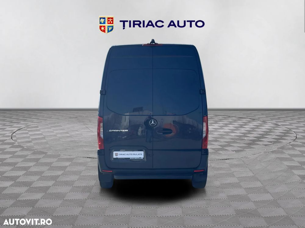 Mercedes-Benz Sprinter - 4