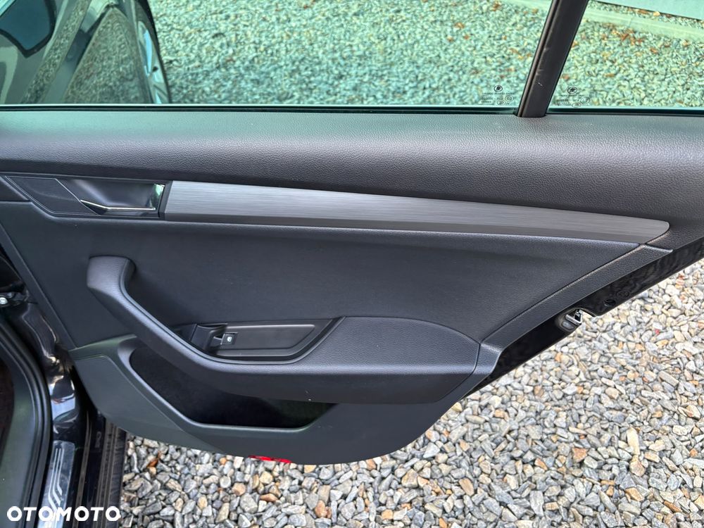 Skoda Superb 2.0 TDI Style DSG - 18