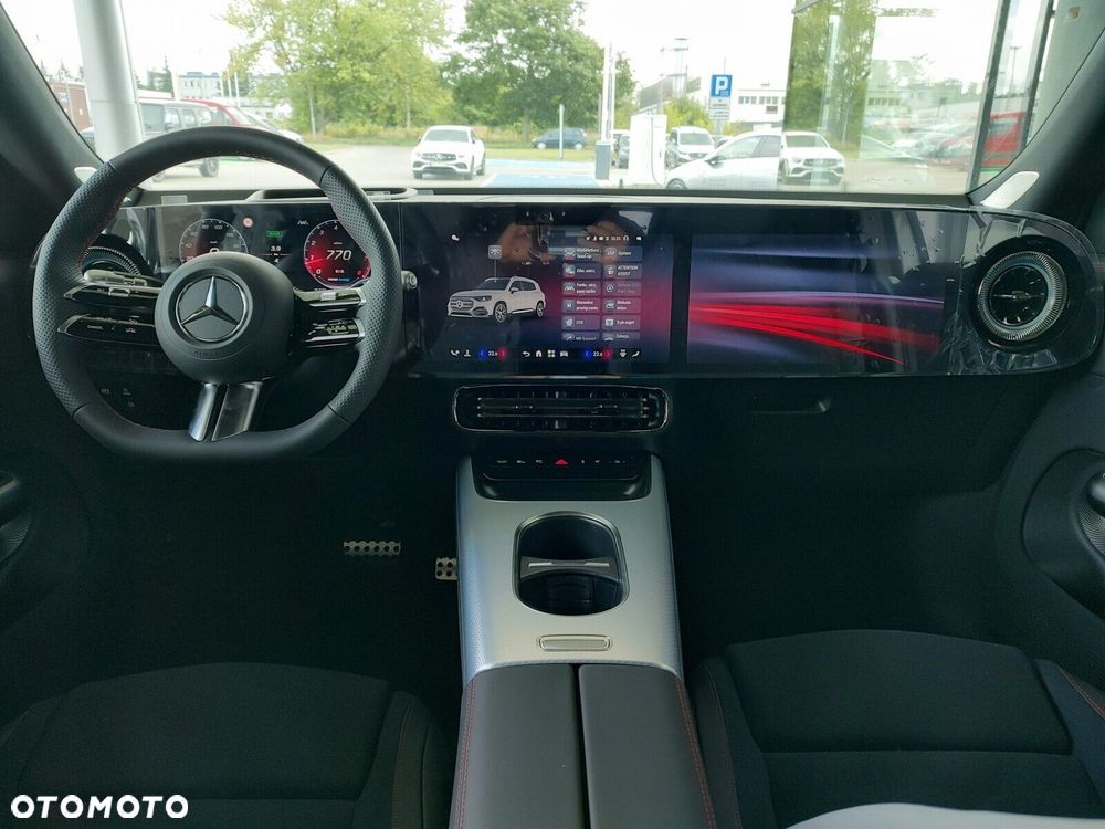 Mercedes-Benz GLB - 14