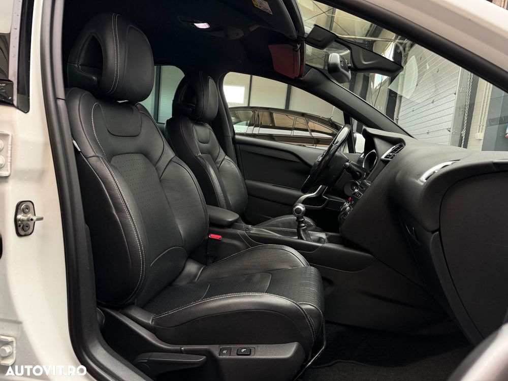 Citroën DS4 PureTech 130 Stop&Start SoChic - 24