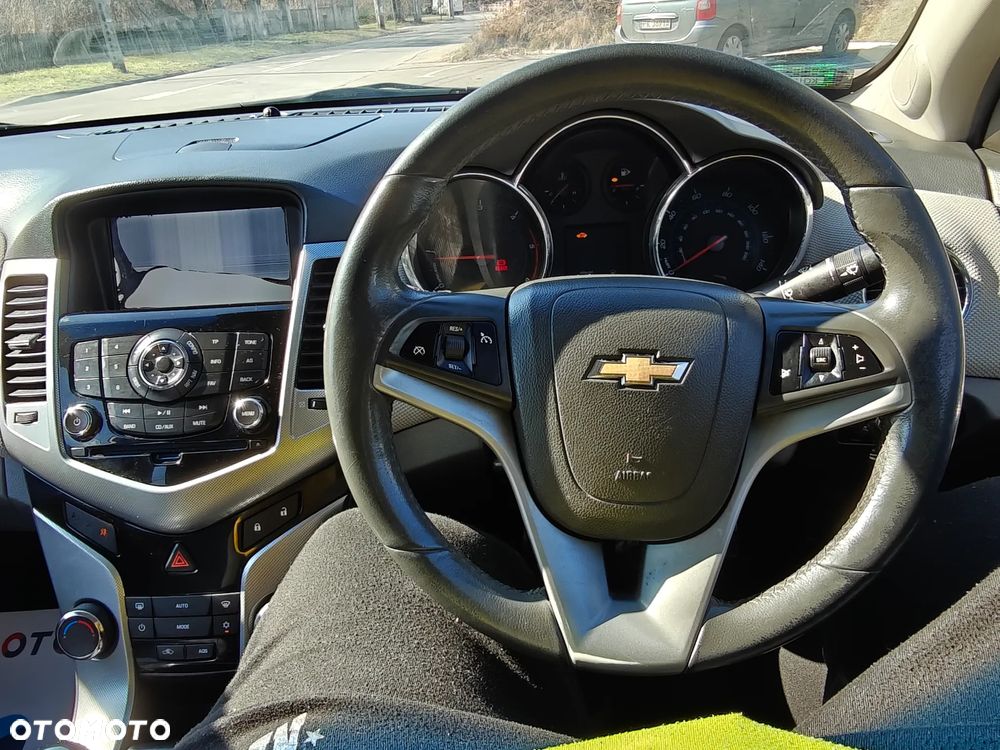 Chevrolet Cruze - 19