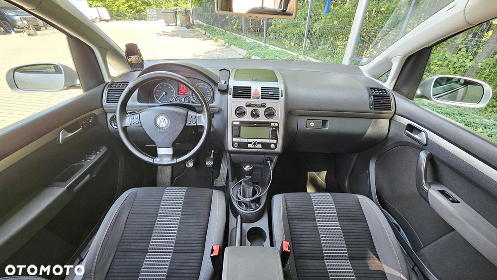 Volkswagen Touran - 2