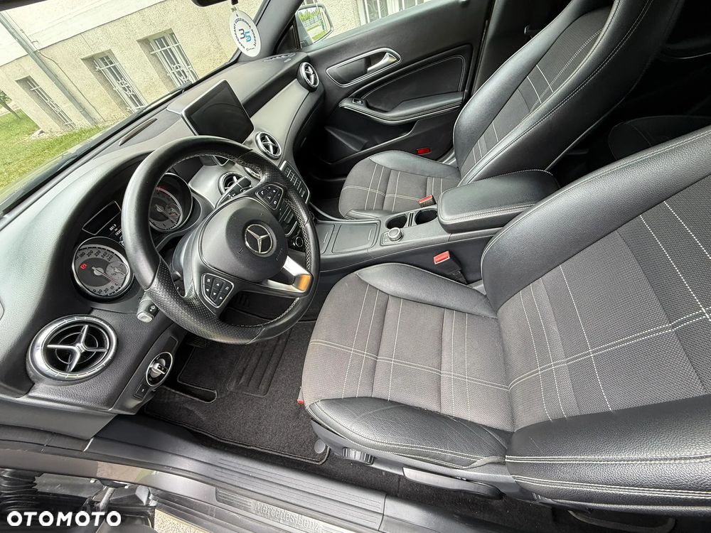 Mercedes-Benz CLA 200 7G-DCT - 5