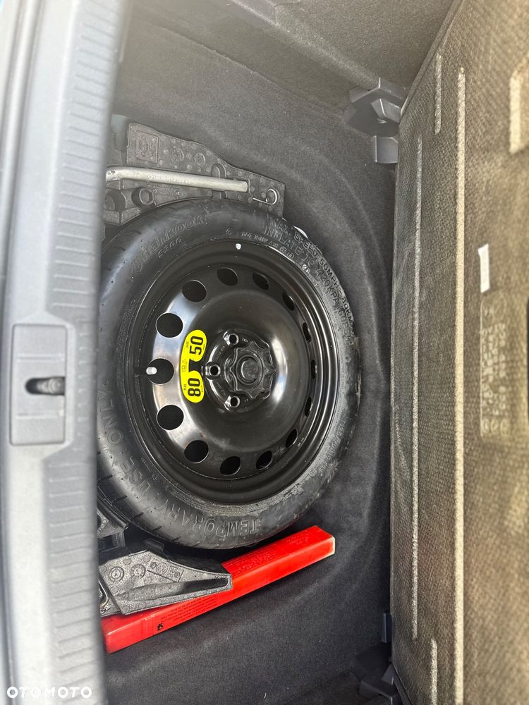 Volkswagen Golf - 22