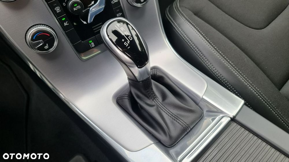 Volvo V60 Cross Country D3 Geartronic Momentum - 25