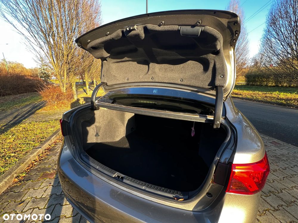 Toyota Avensis 1.8 Prestige - 10