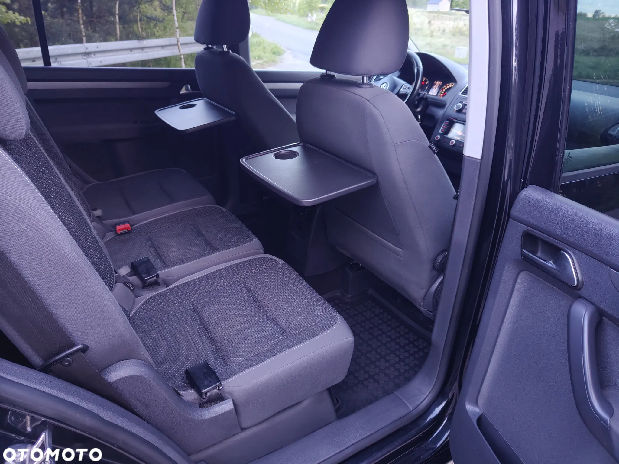Volkswagen Touran 2.0 TDI DPF BlueMotion Technology DSG Comfortline - 16