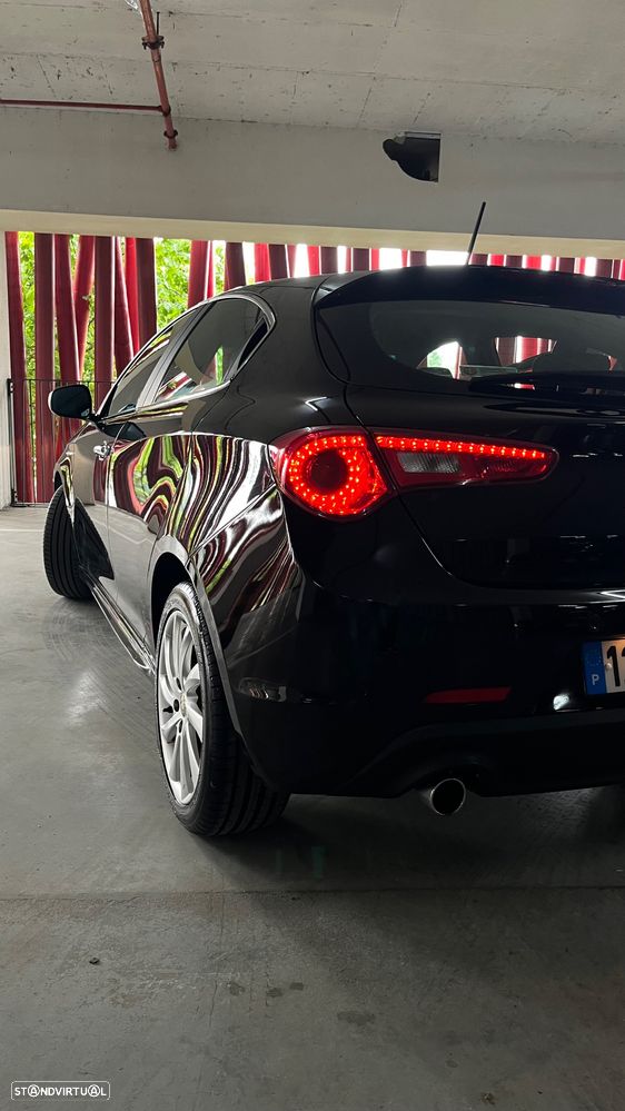 Alfa Romeo Giulietta 1.6 JTDM Veloce - 4