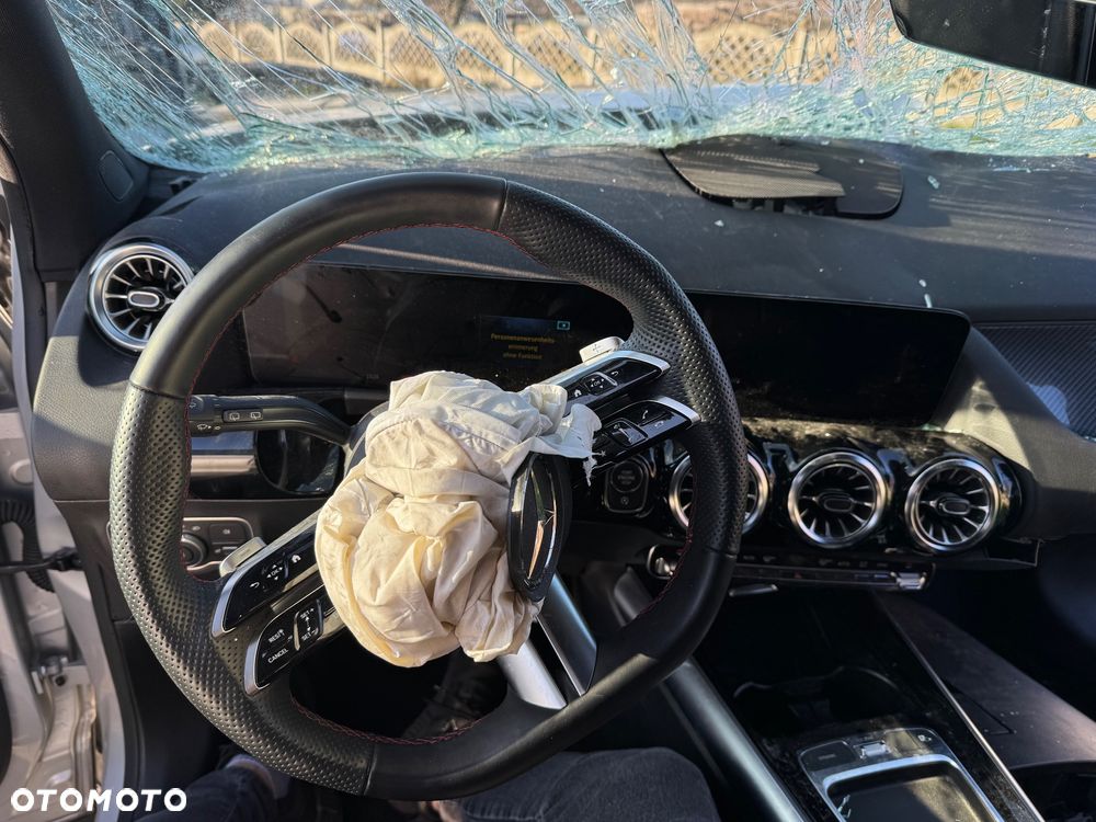 Mercedes-Benz GLA 220 d 4Matic 8G-DCT AMG Line Advanced Plus - 15