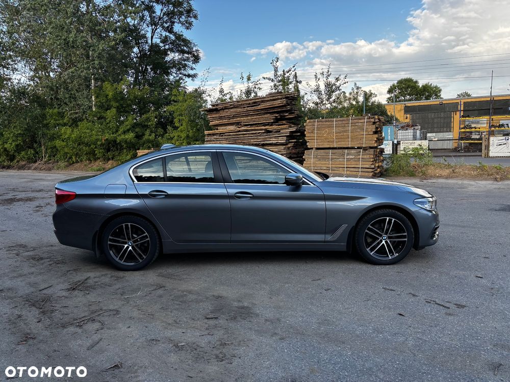 BMW Seria 5 520d xDrive Luxury Line - 4