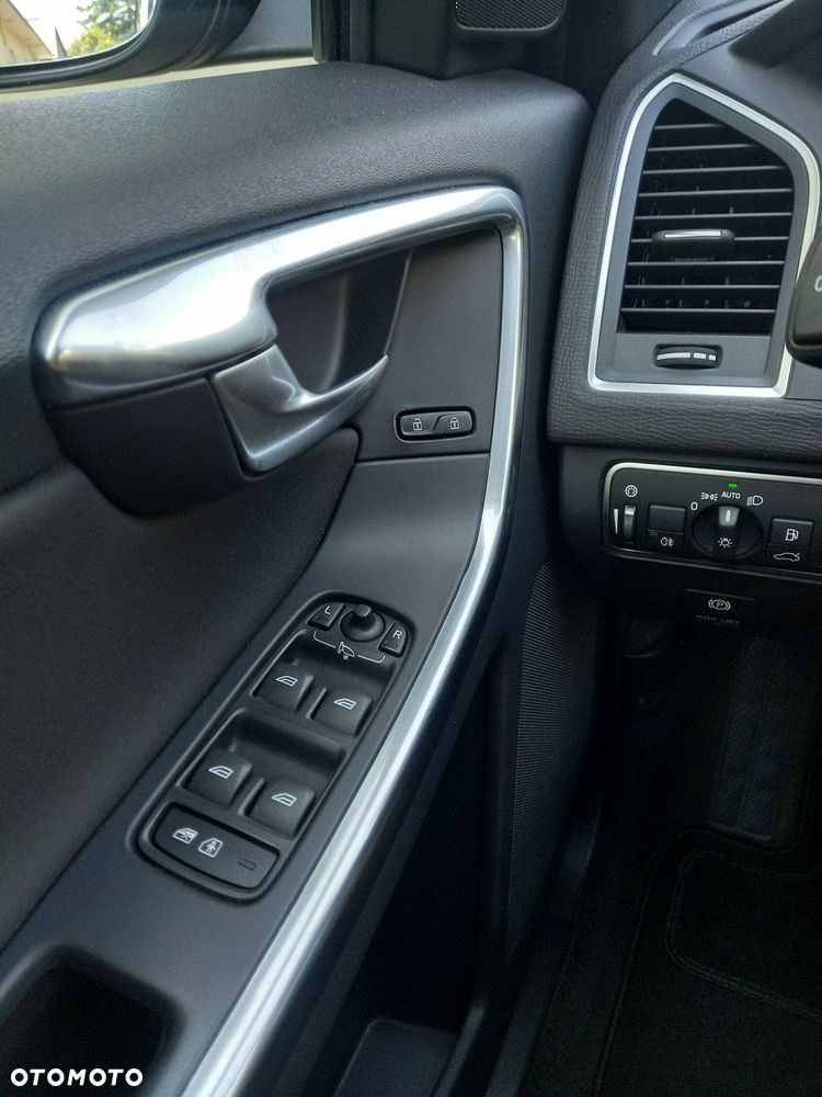 Volvo XC 60 D4 Drive-E Momentum - 34
