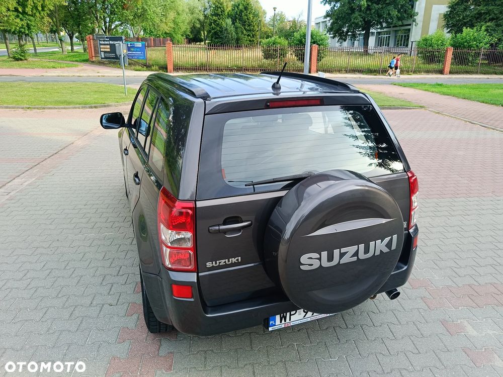 Suzuki Grand Vitara 2.0 - 29