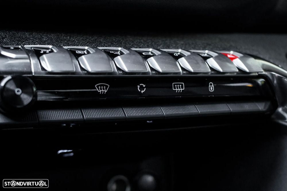 Peugeot 3008 225 e-EAT8 Allure Pack - 22