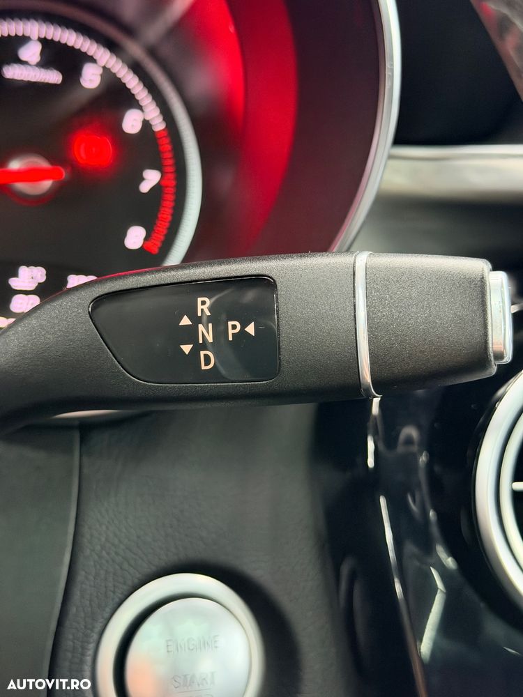 Mercedes-Benz GLC 250 4Matic 9G-TRONIC AMG Line - 27