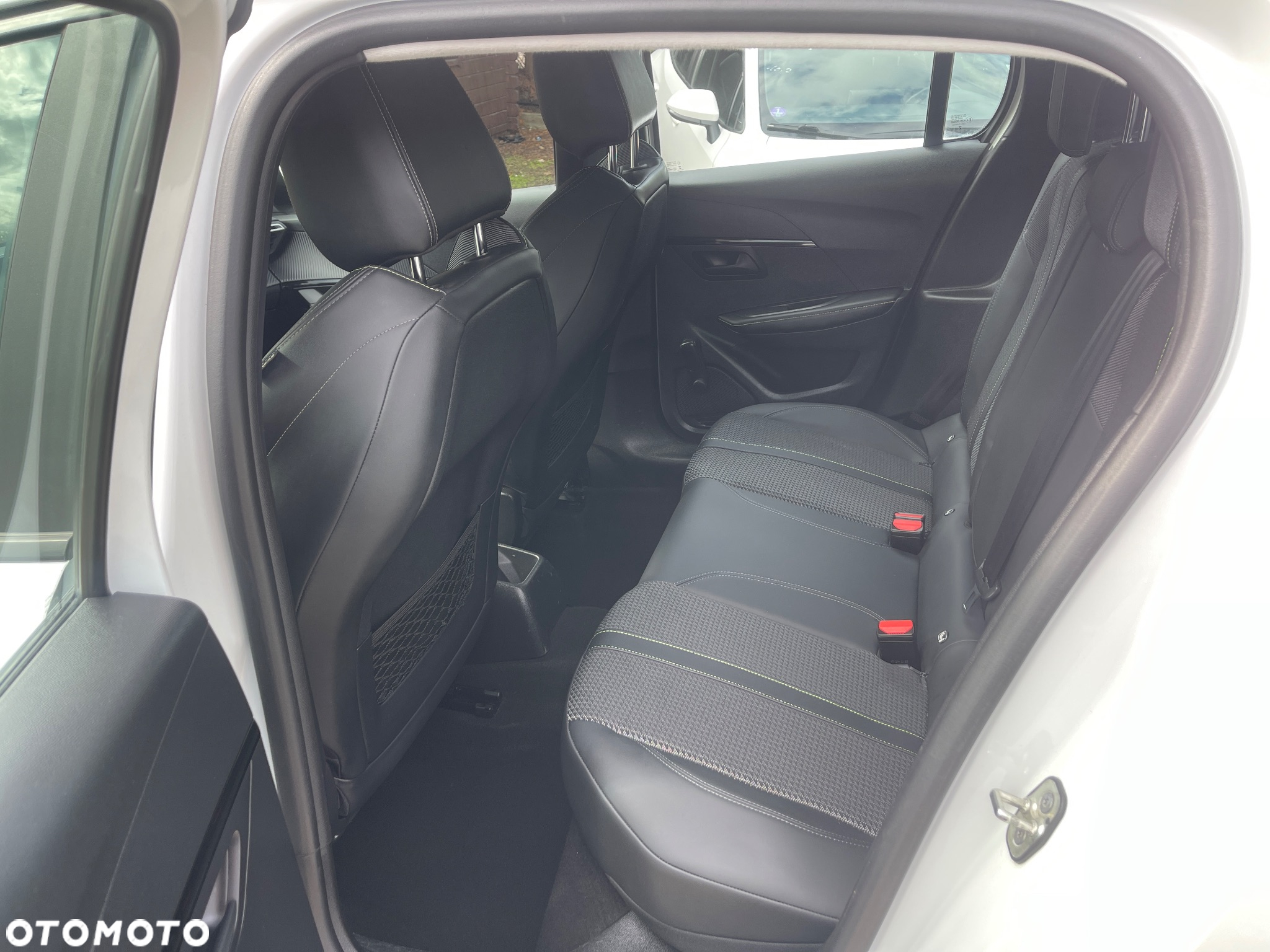 Peugeot 208 1.2 PureTech Style S&S - 18