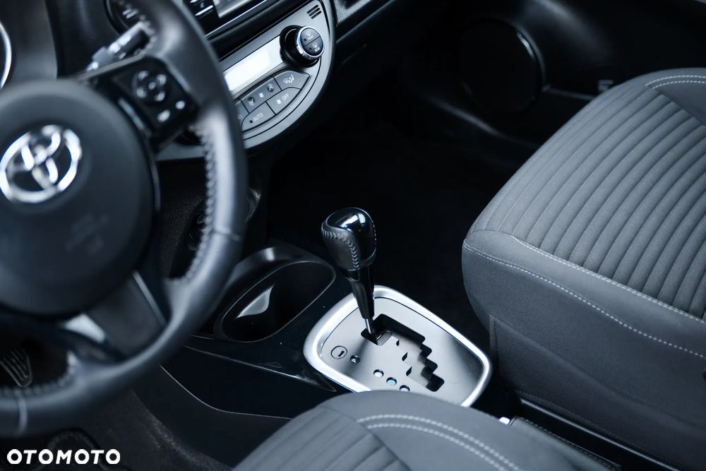 Toyota Yaris Hybrid 100 Premium EU6 - 13