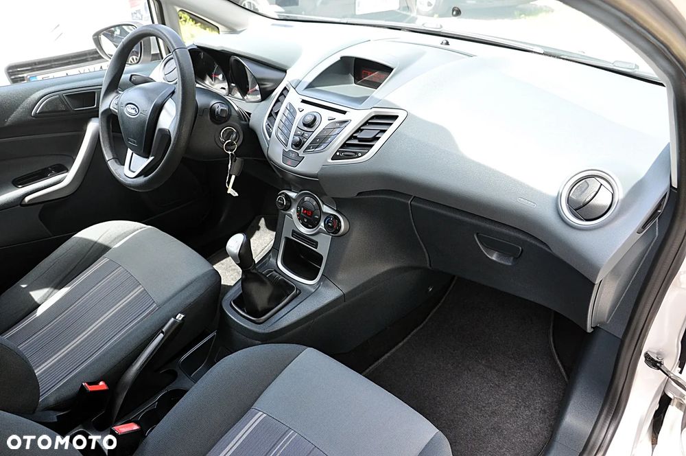 Ford Fiesta 1.25 Silver X - 23