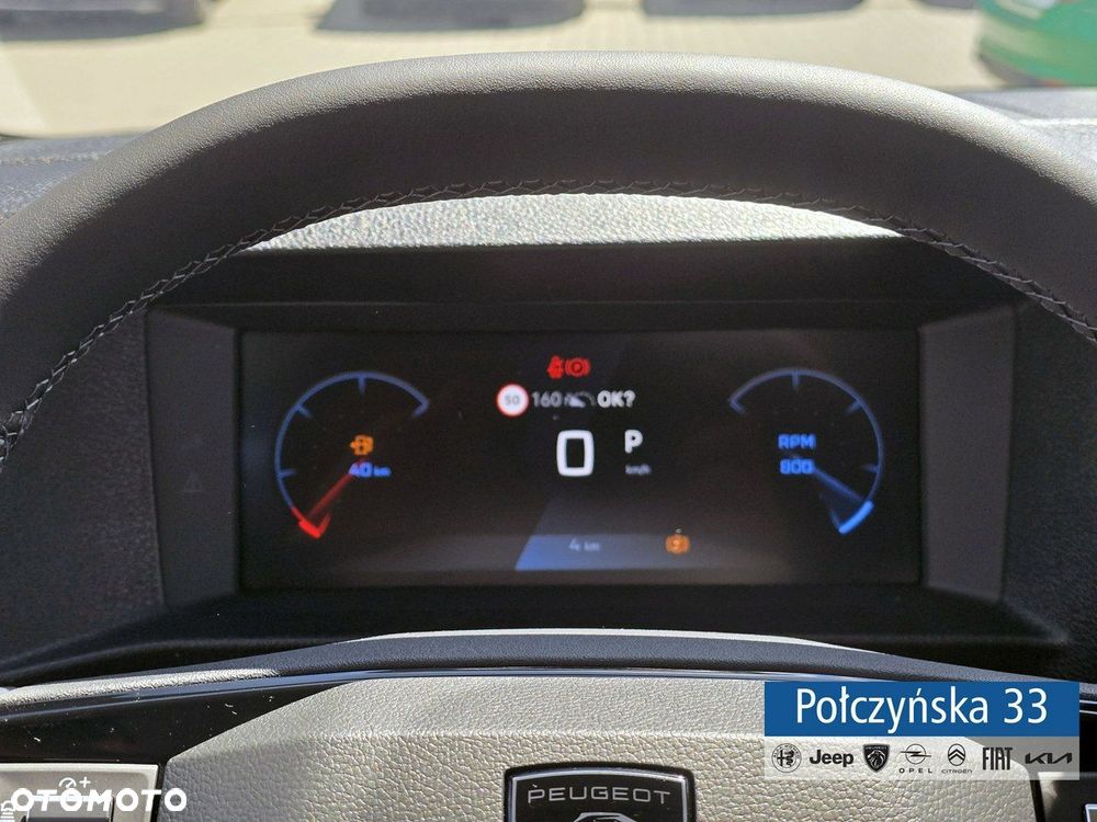 Peugeot Traveller - 16