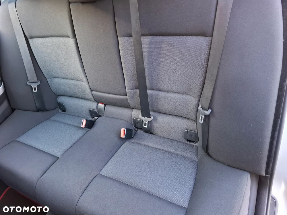 BMW Seria 3 318i Edition Exclusive - 8