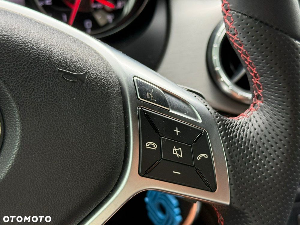 Mercedes-Benz CLA 45 AMG 4-Matic - 24