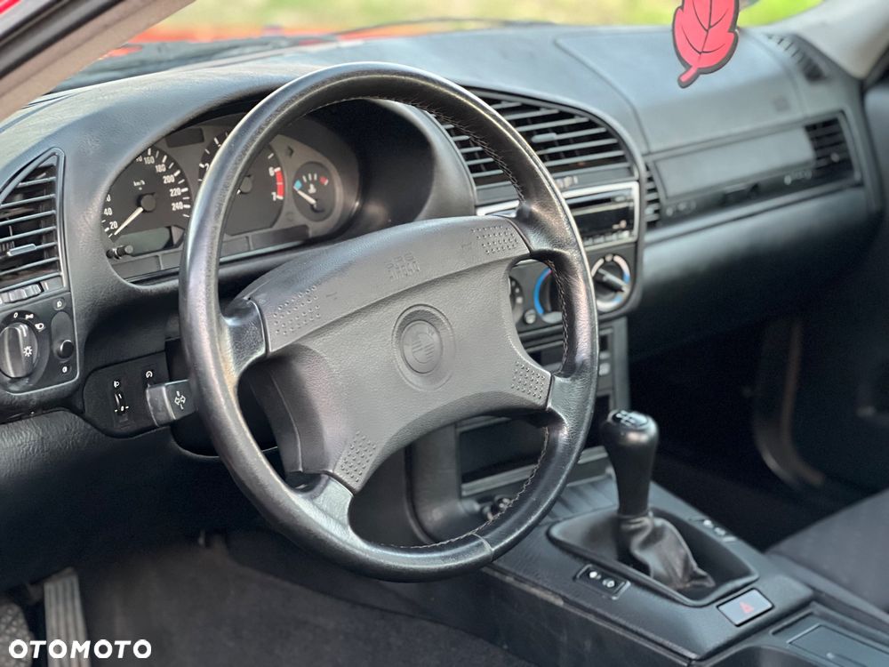 BMW Seria 3 316i - 23